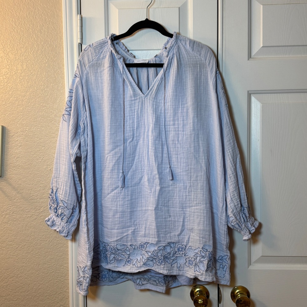 Little Moon Light Blue V-Neck Tunic with Embroidered Flower Detail Women's Sz L